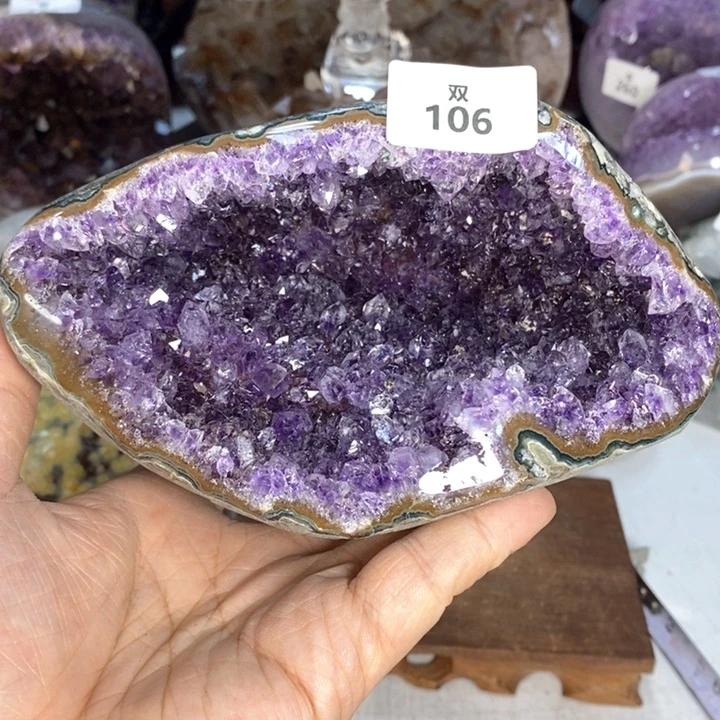 未镶嵌水晶大型摆件（非配饰）