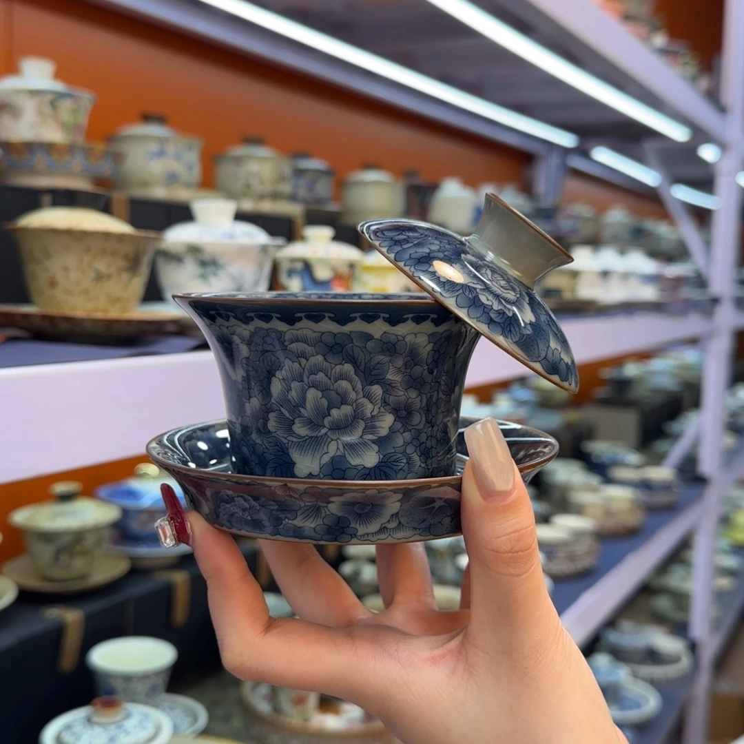 我在外面吃饭呢你在哪