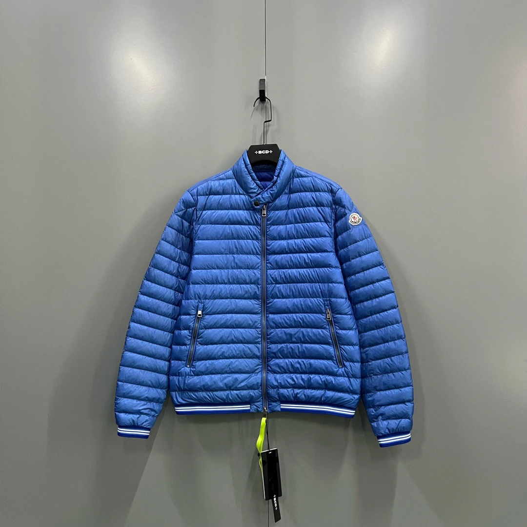 95新 MONCLER (ll) 蓝色徽标刺绣羽绒服 4码/607513