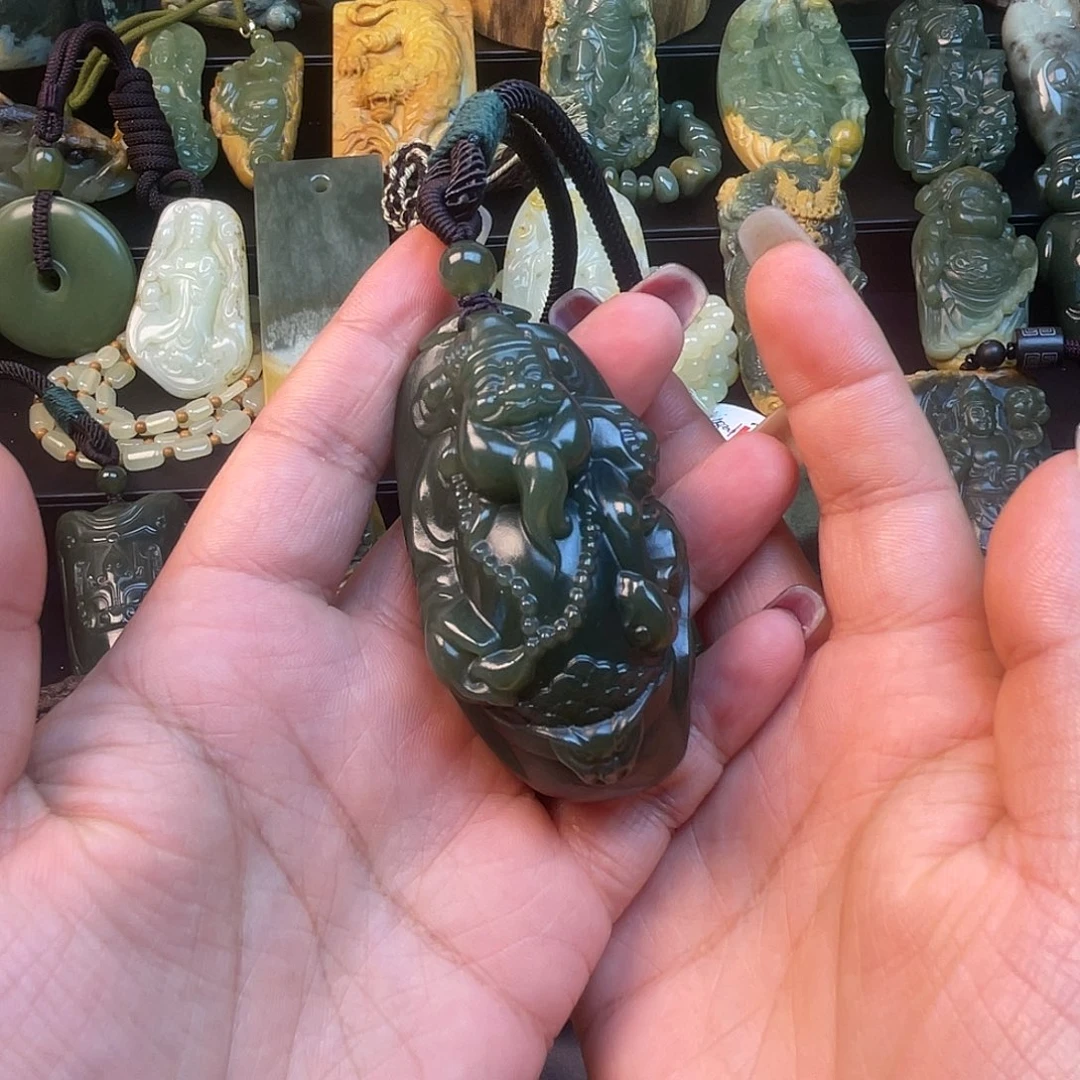 滨***哥透闪石质玉未镶嵌手链