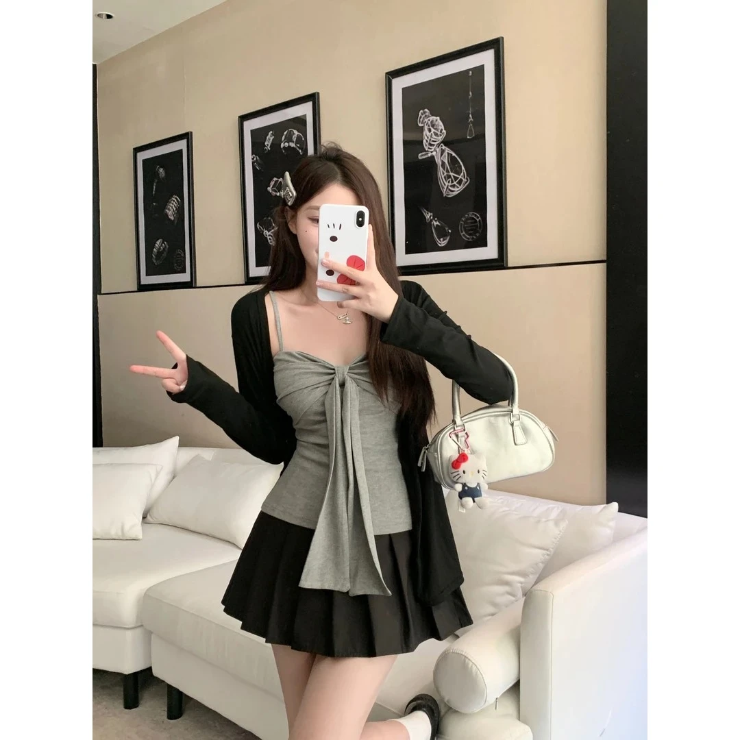 【优芭拉】女装胖mm2025秋冬季设计感拼接蝴蝶结褶皱吊带纯色开衫女