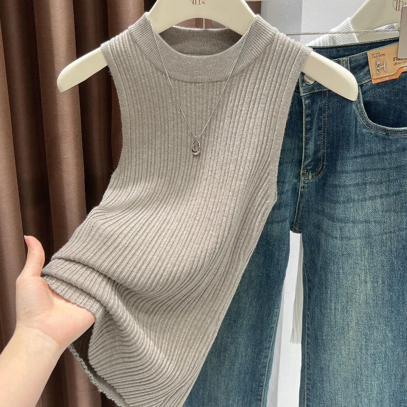 燕麦色软糯坑条针织背心女秋季新款套头无袖上衣外穿简约打底小衫