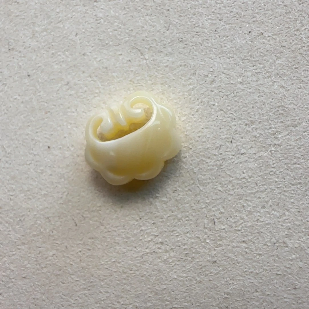 琥珀颈饰未镶嵌琥珀