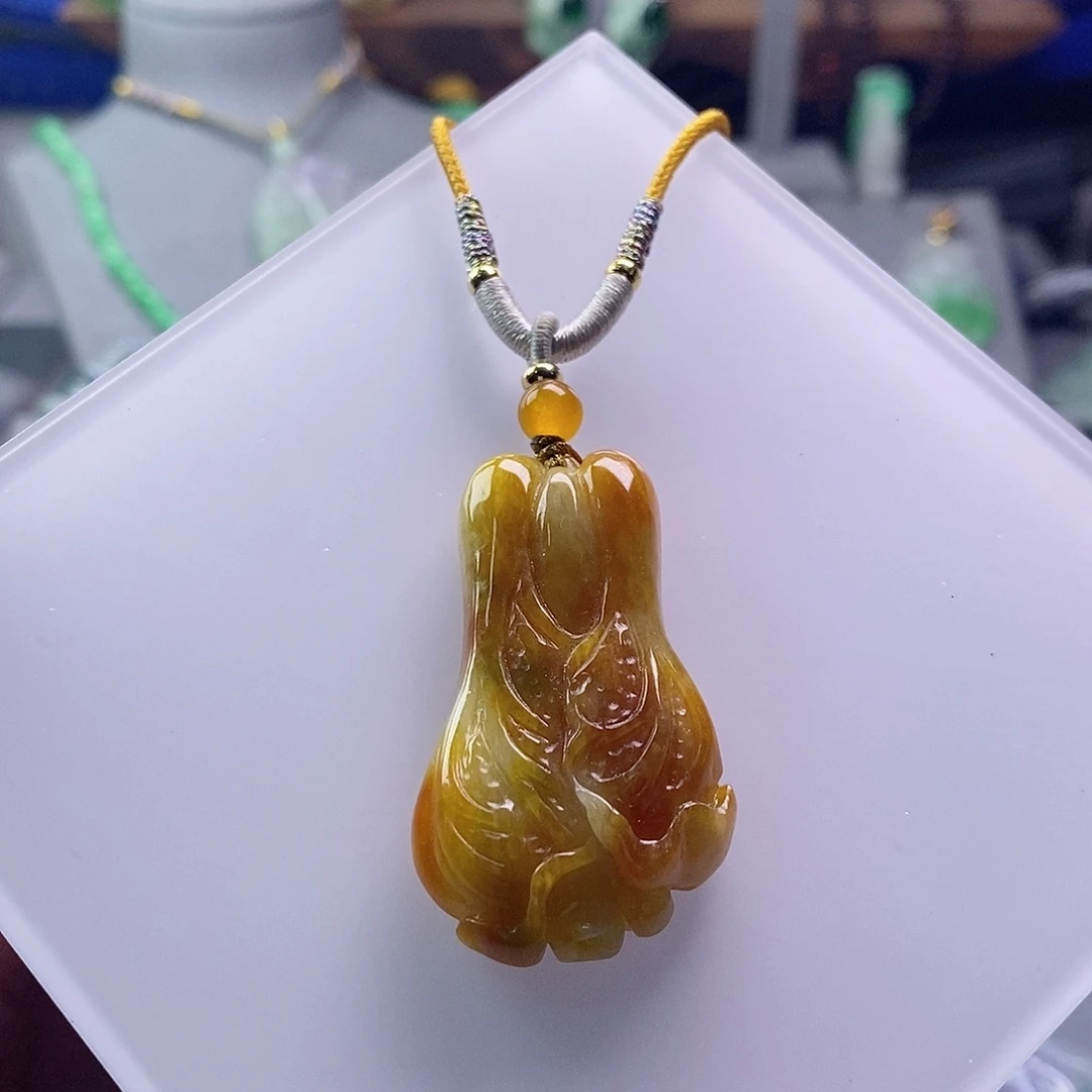 翡翠未镶嵌吊坠(赠链)
