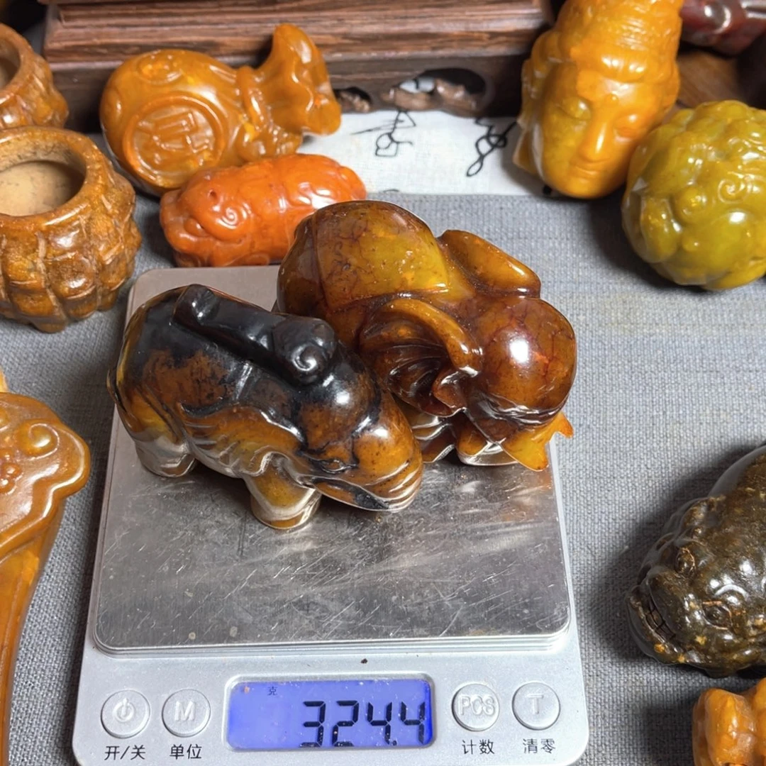 山***。蛇纹石玉合金颈饰