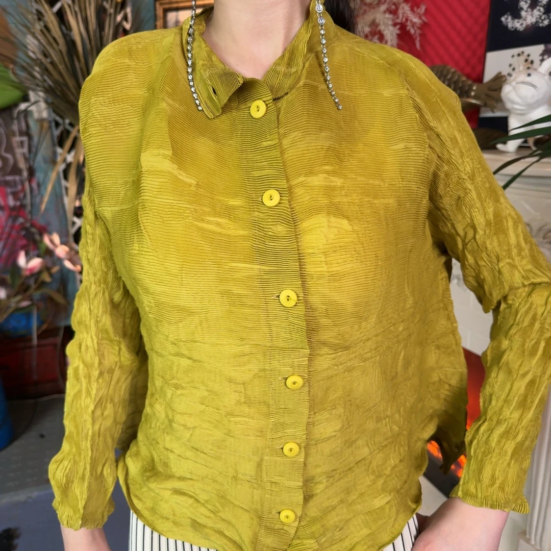 欧洲站褶皱2025夏季新爆款洋气质高档端女短款防晒T恤