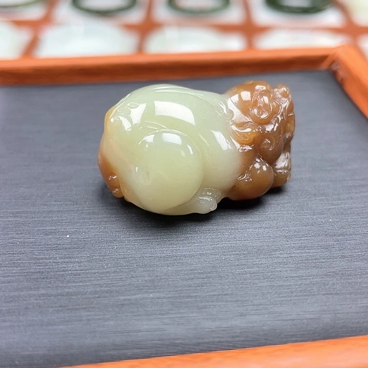 和田玉未镶嵌颈饰新疆且末金山糖白