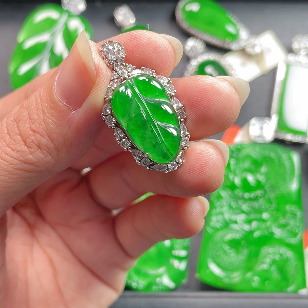 吊坠(不含链)未镶嵌翡翠