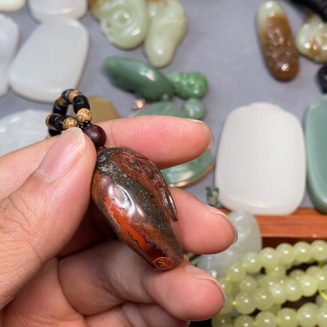 玛瑙/玉髓颈饰合金我***蟹