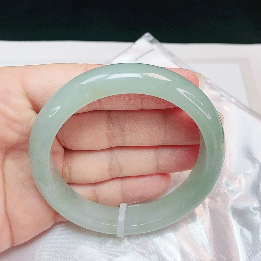 翡翠未镶嵌手镯正圈59