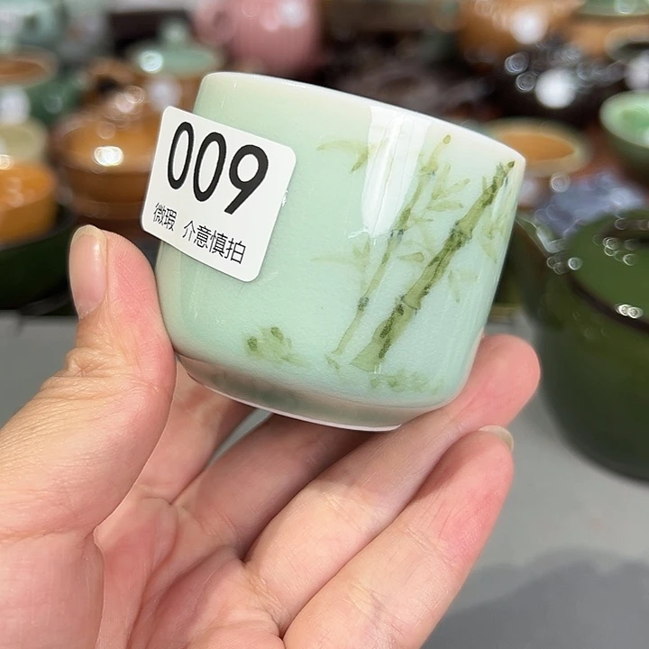 龙泉敬悦青瓷品茗杯微瑕