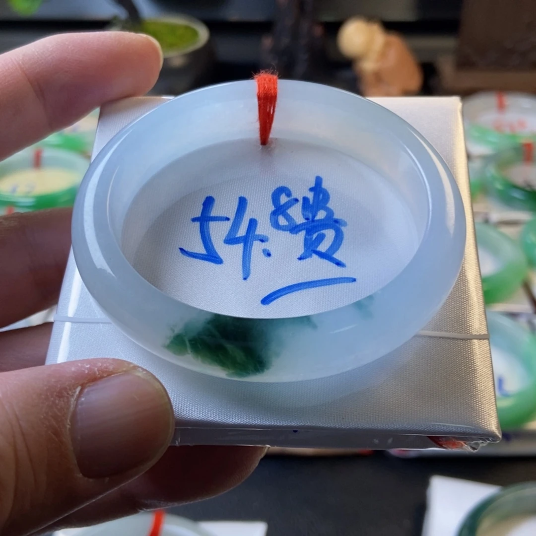 翡翠未镶嵌手镯25、冰飘花贵妃