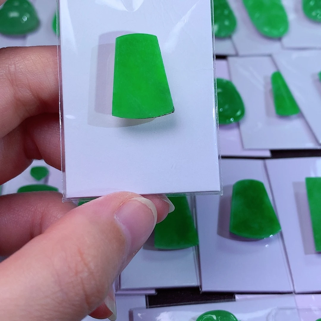 吊坠(赠链)未镶嵌翡翠天然翡翠