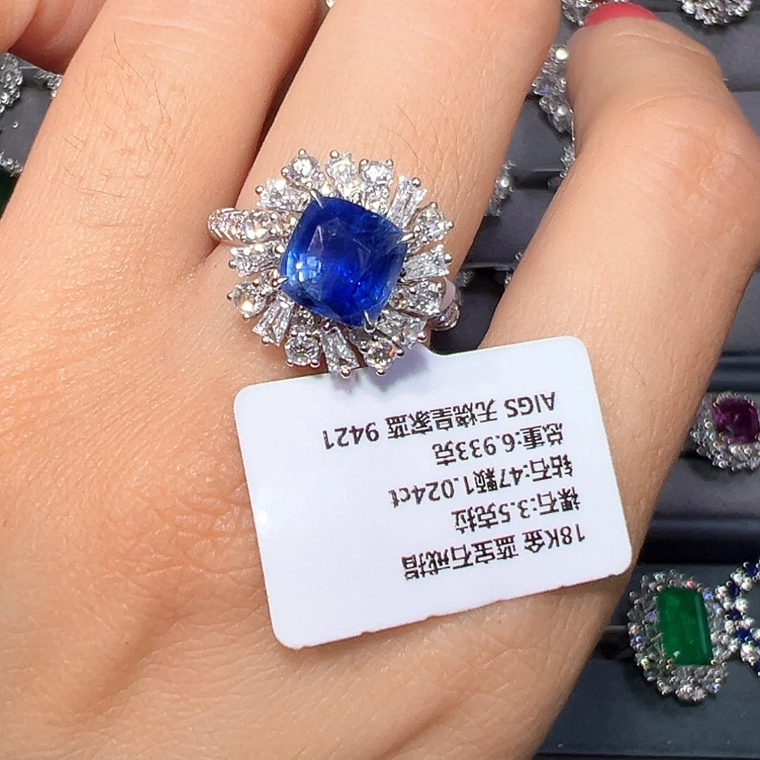 戒指18K金镶嵌蓝宝石