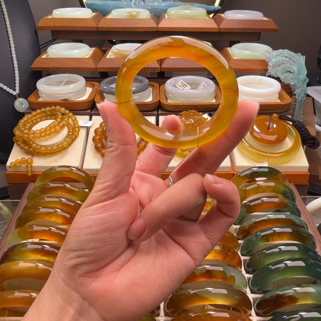 蛇纹石玉未镶嵌手镯52