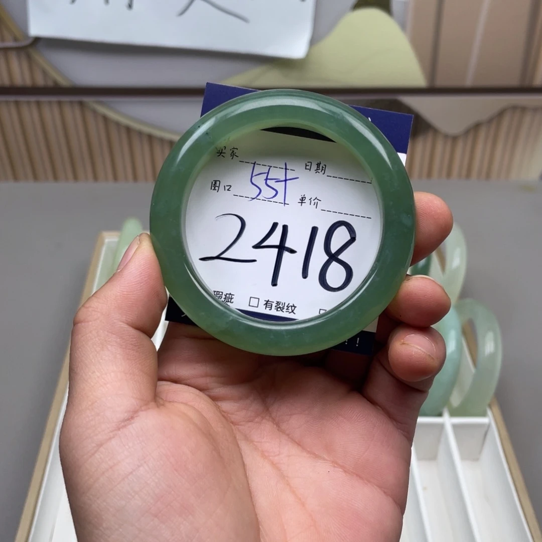 岫玉手镯手镯未镶嵌