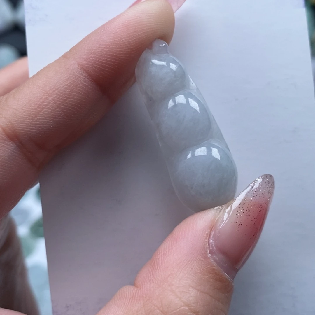 翡翠颈饰未镶嵌天然翡翠