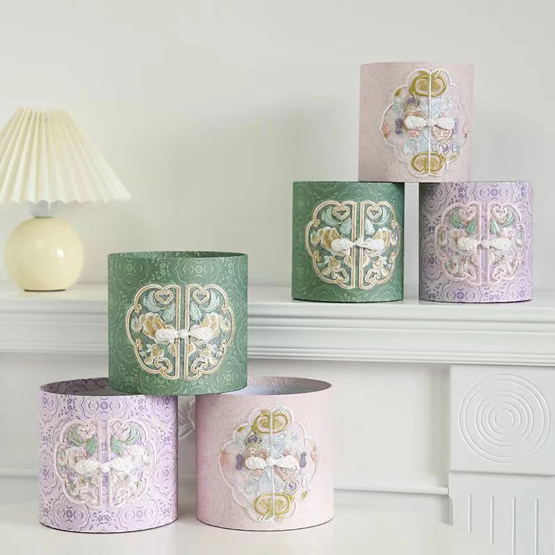 【花约】新中式云肩桶国风刺绣抱抱桶鲜花包装材料花店花艺资材