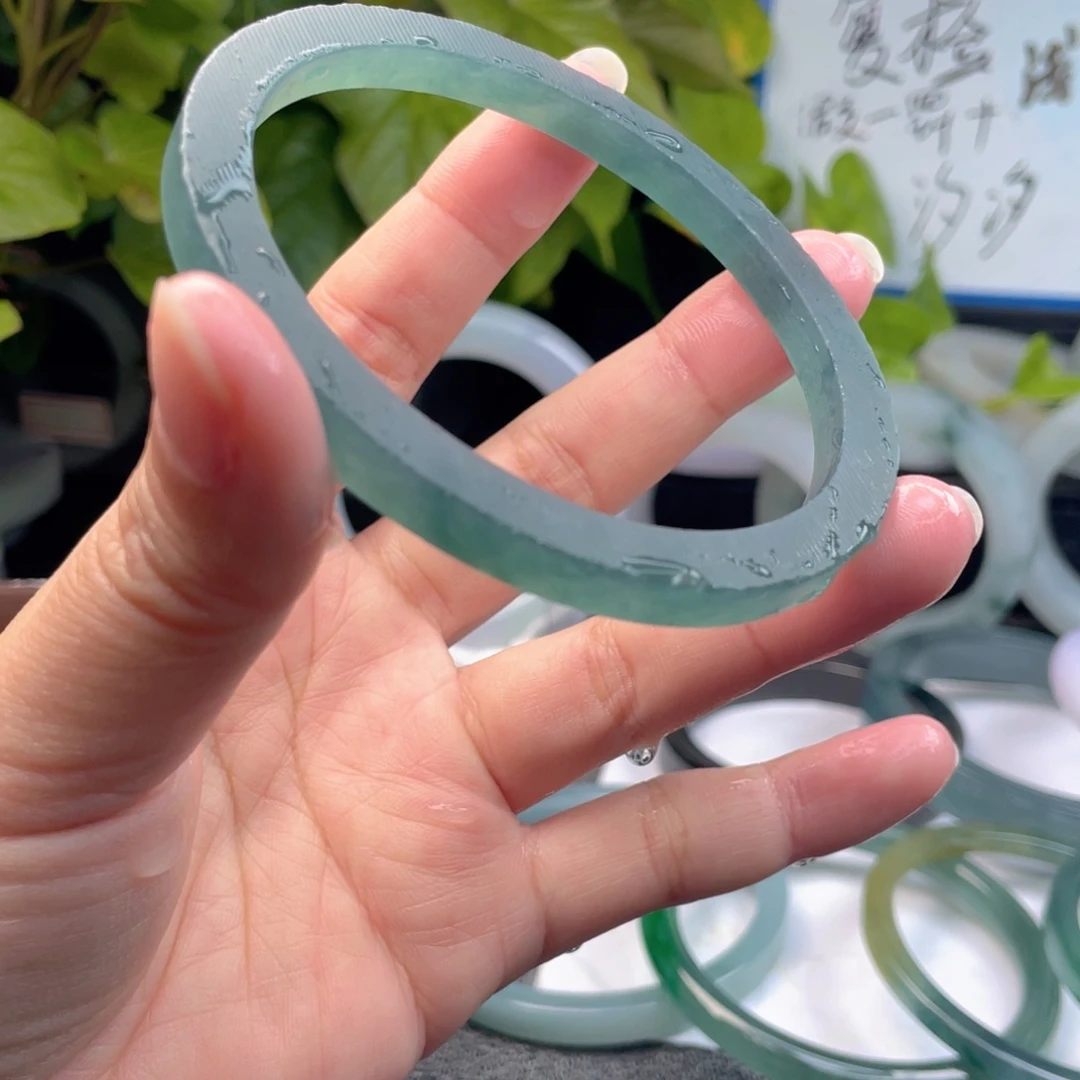 睡****定制翡翠未镶嵌翡翠手镯