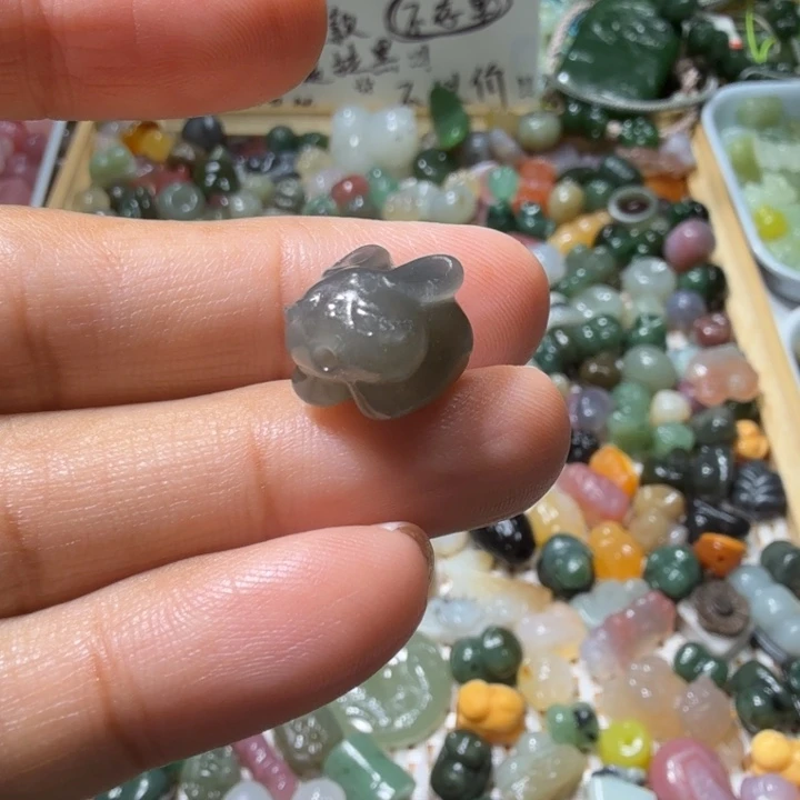 和田玉未镶嵌珠宝半成品