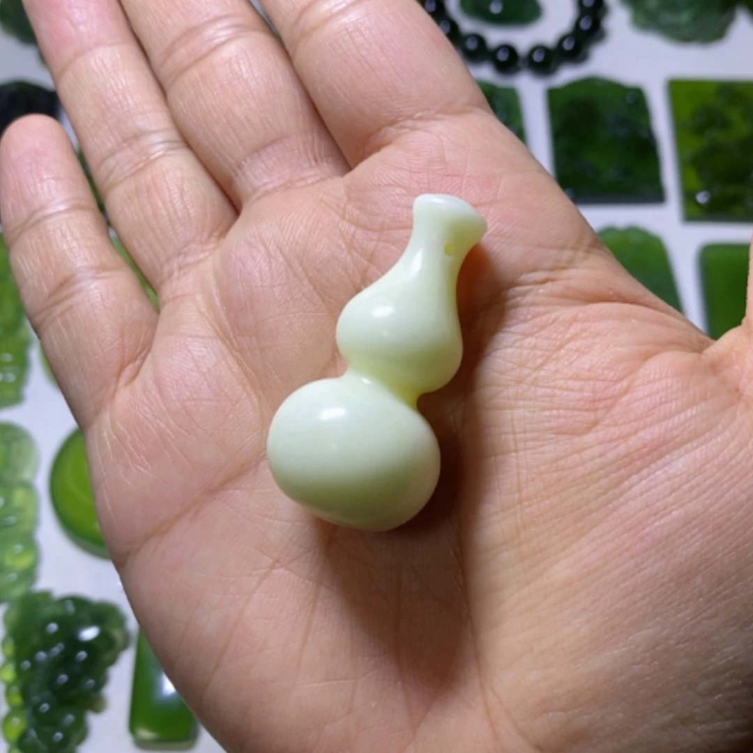 【闪购商品】未镶嵌蛇纹石玉颈饰