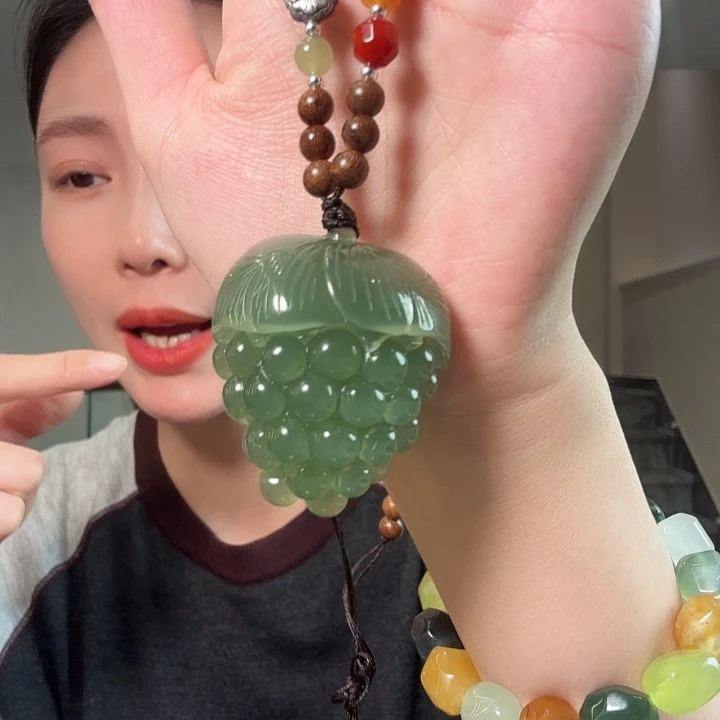 别***走蛇纹石玉未镶嵌颈饰