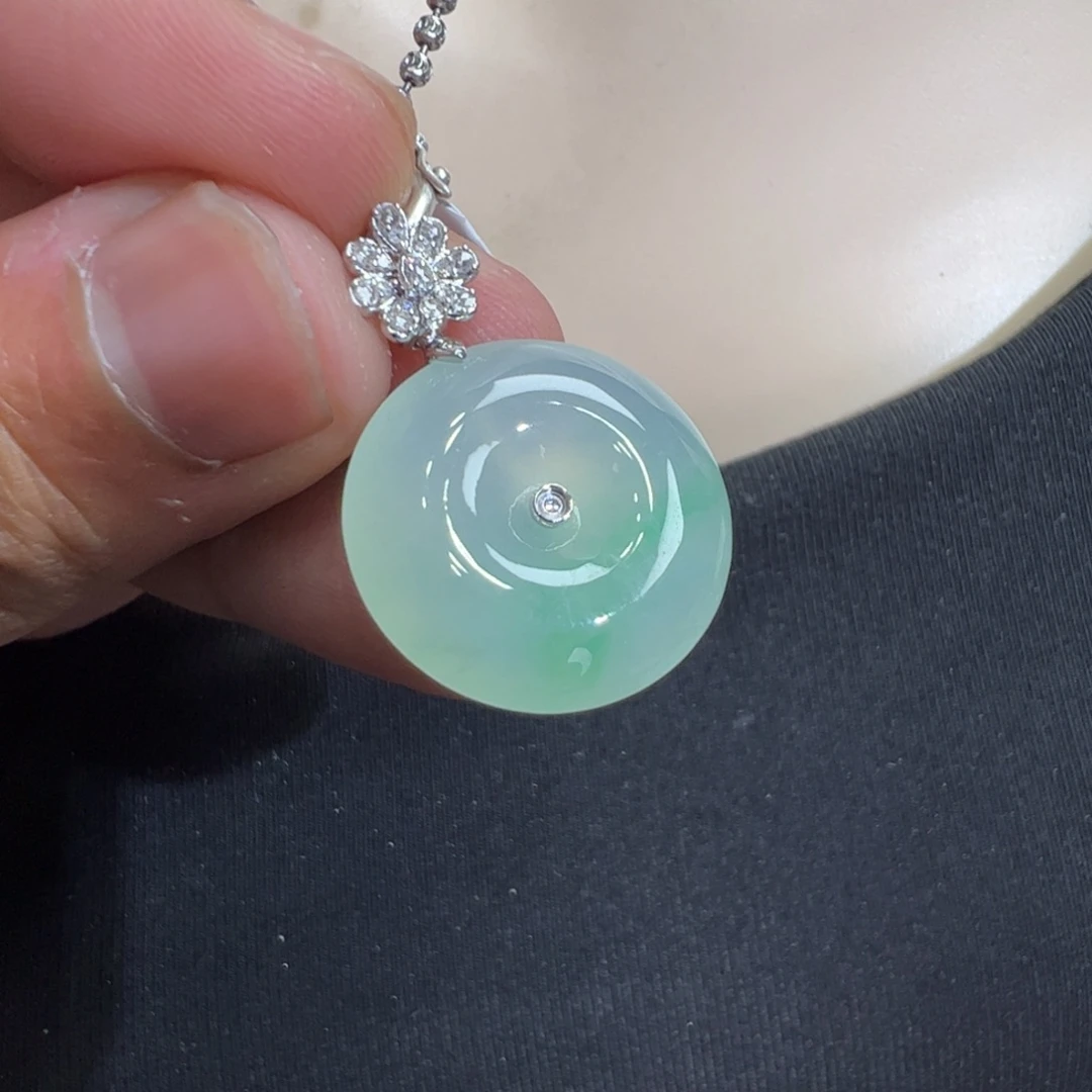 翡翠吊坠(不含链)18K金镶嵌