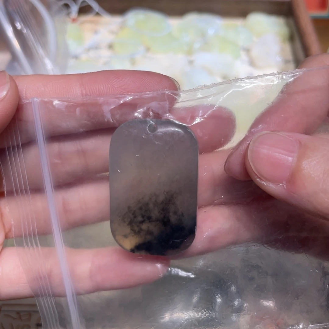 拾****岫玉未镶嵌颈饰颈饰