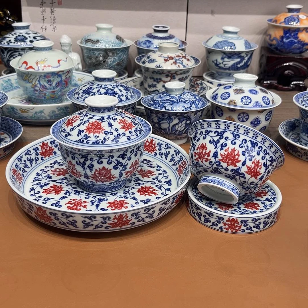 深***葱青花釉里红缠枝莲四件