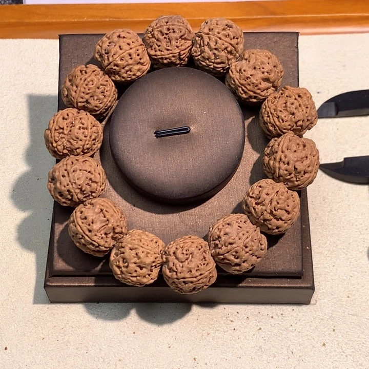 吊坠金刚菩提9号 21满肉梅花