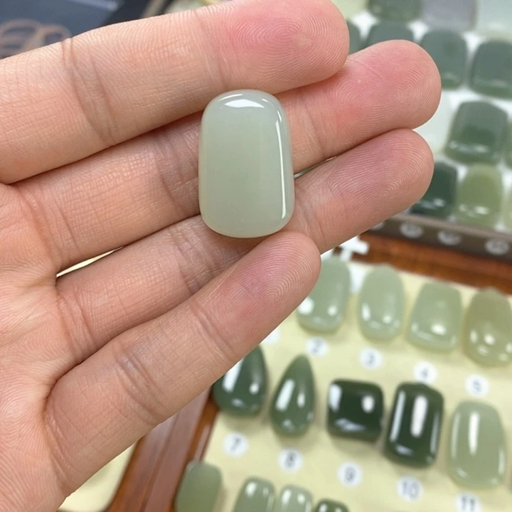 和田玉颈饰未镶嵌阳****儿