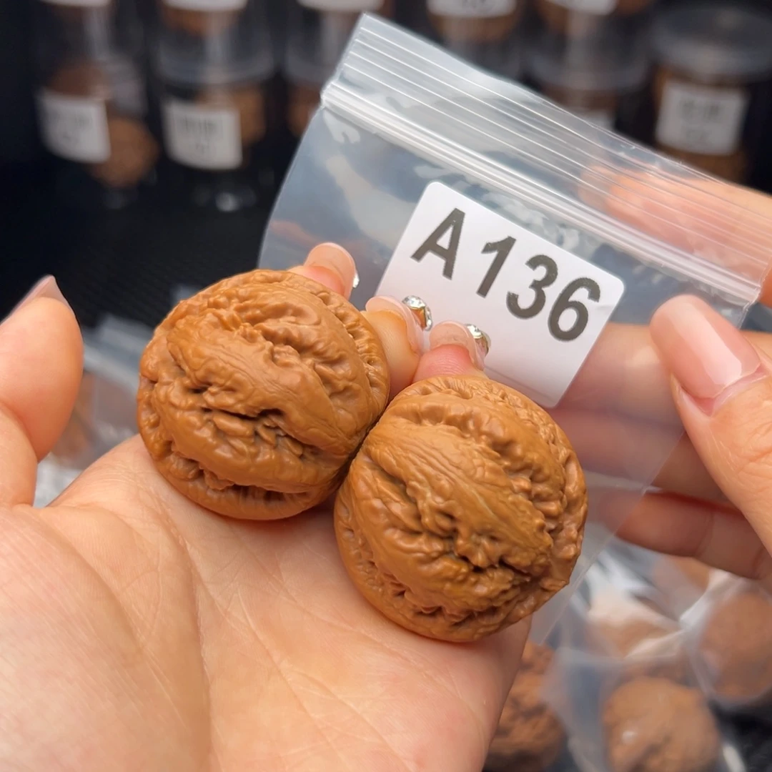 文玩核桃吊坠霸王龙42全品