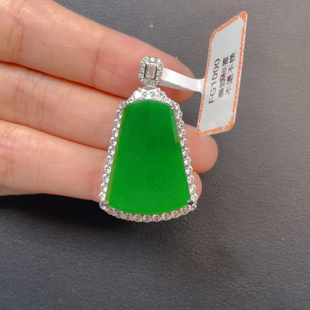 【闪购商品】颈饰银S925镶嵌翡翠