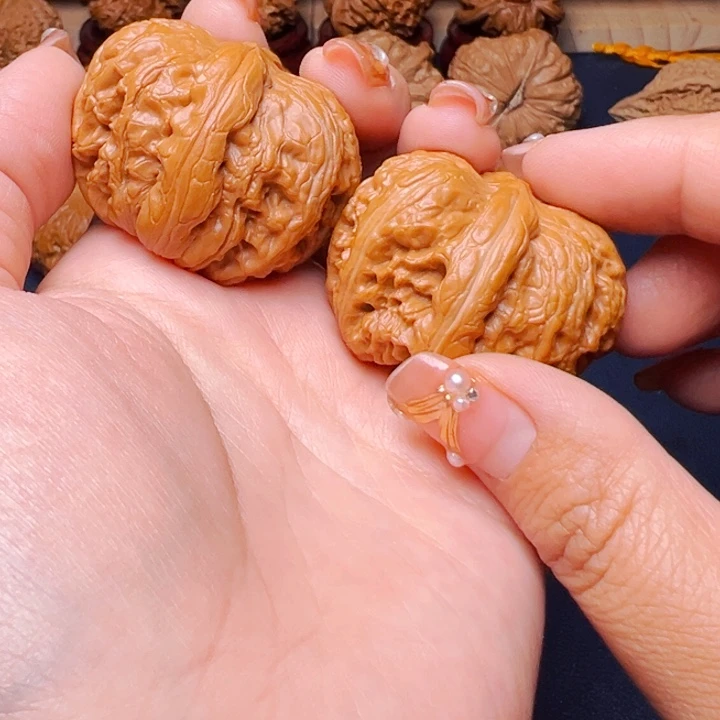 文玩核桃吊坠元宝42.5