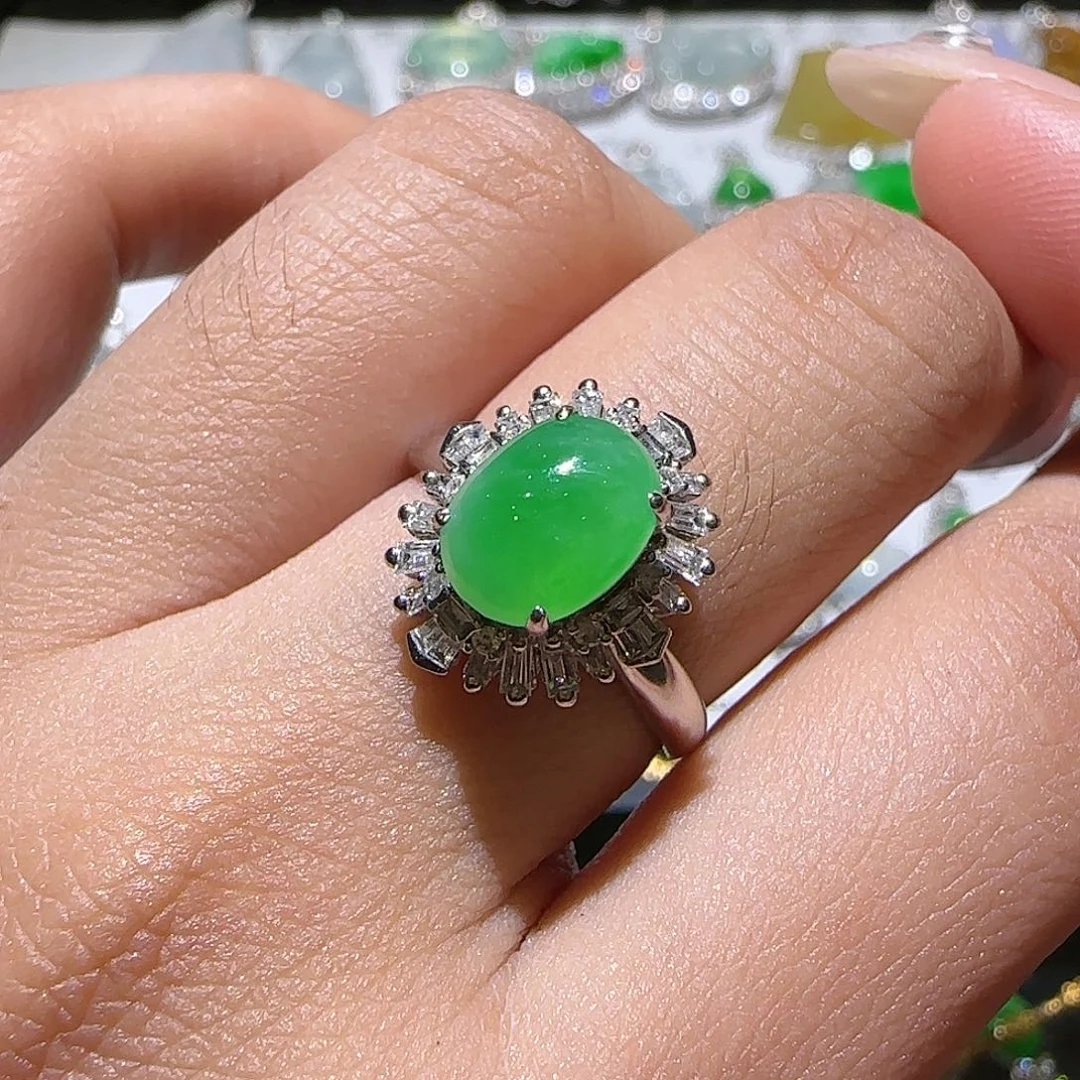 【闪购商品】18K金镶嵌戒指翡翠天然