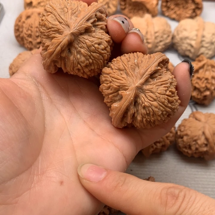 小***8把件文玩核桃南疆石