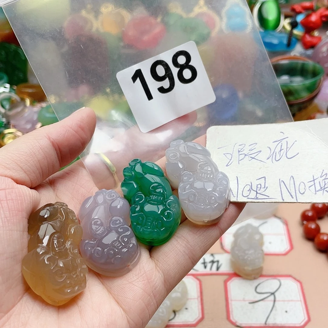 合金颈饰玛瑙/玉髓恩**品