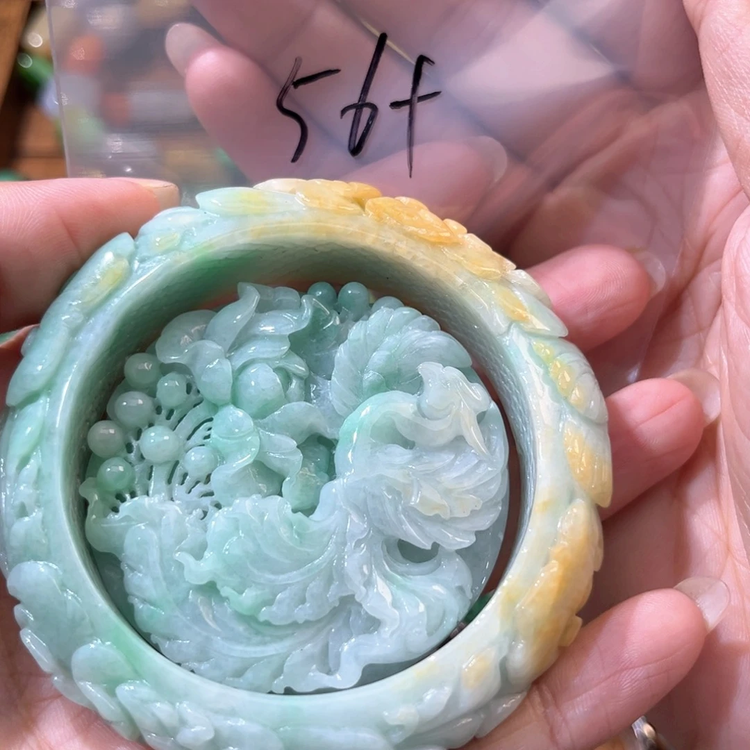 翡翠未镶嵌颈饰待编织