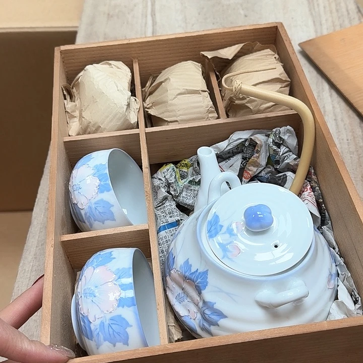 瓷片噗哈哈哈哈哈哈哈哈哈我笑