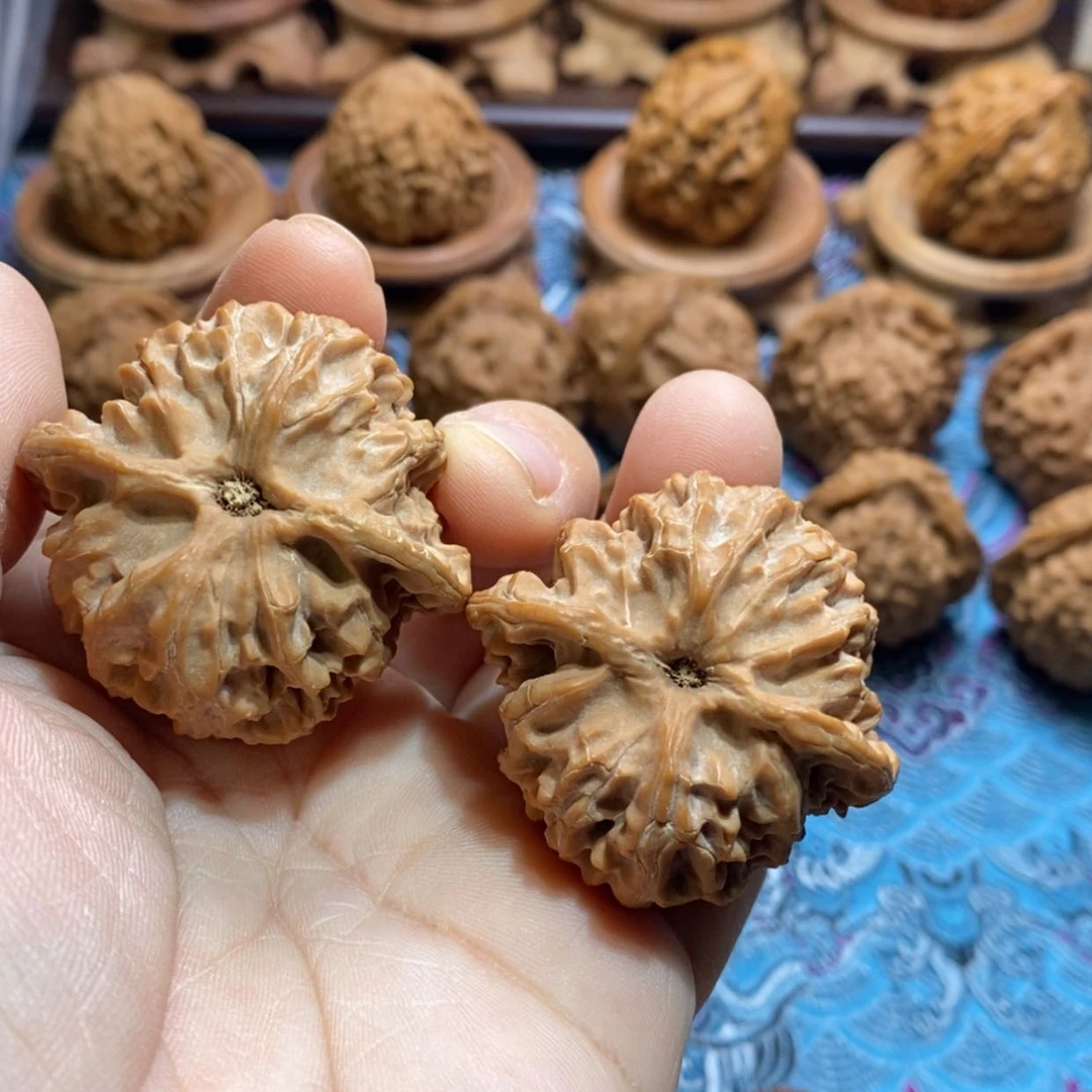 【闪购商品】文玩核桃吊坠苹果园