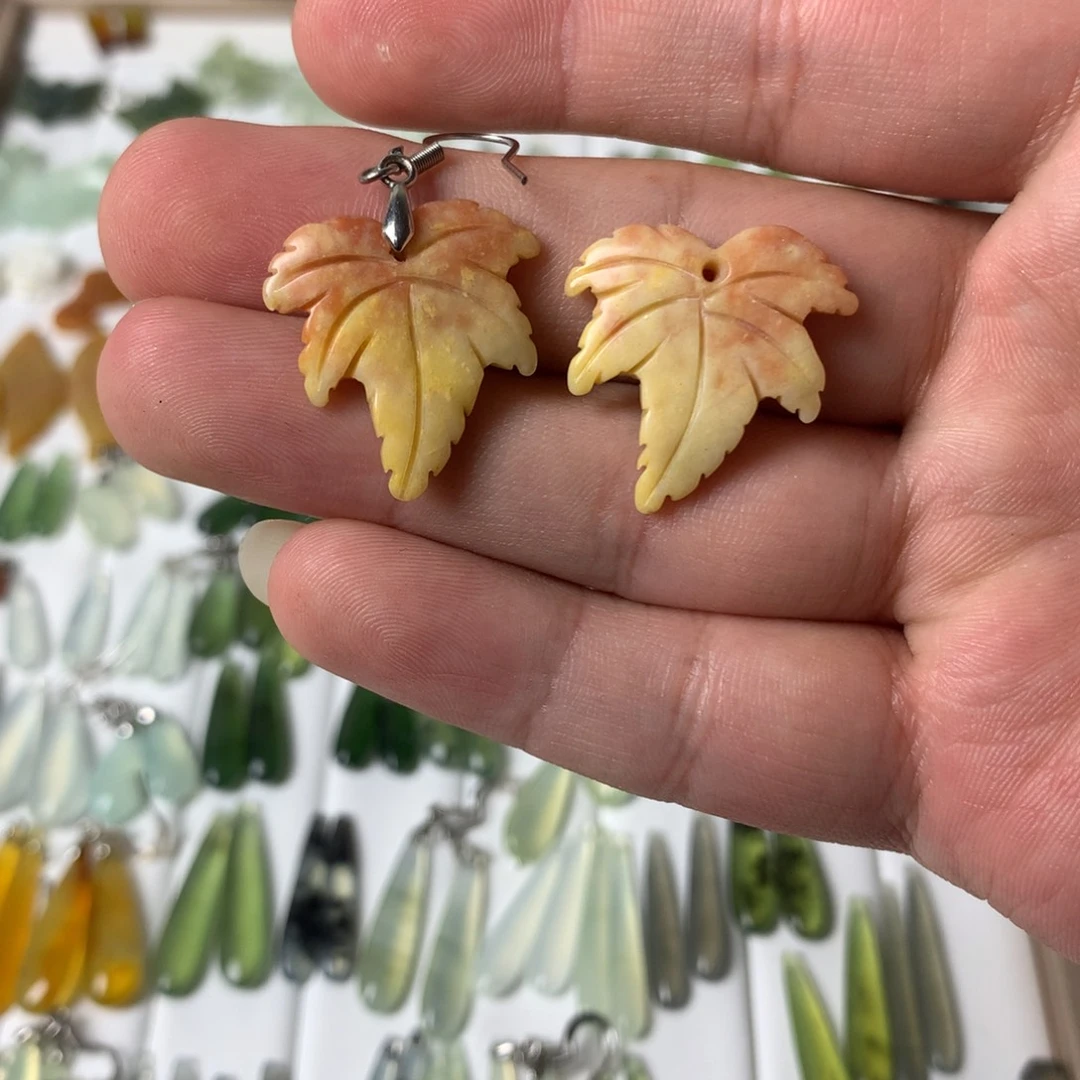 蛇纹石玉耳饰未镶嵌柴*儿