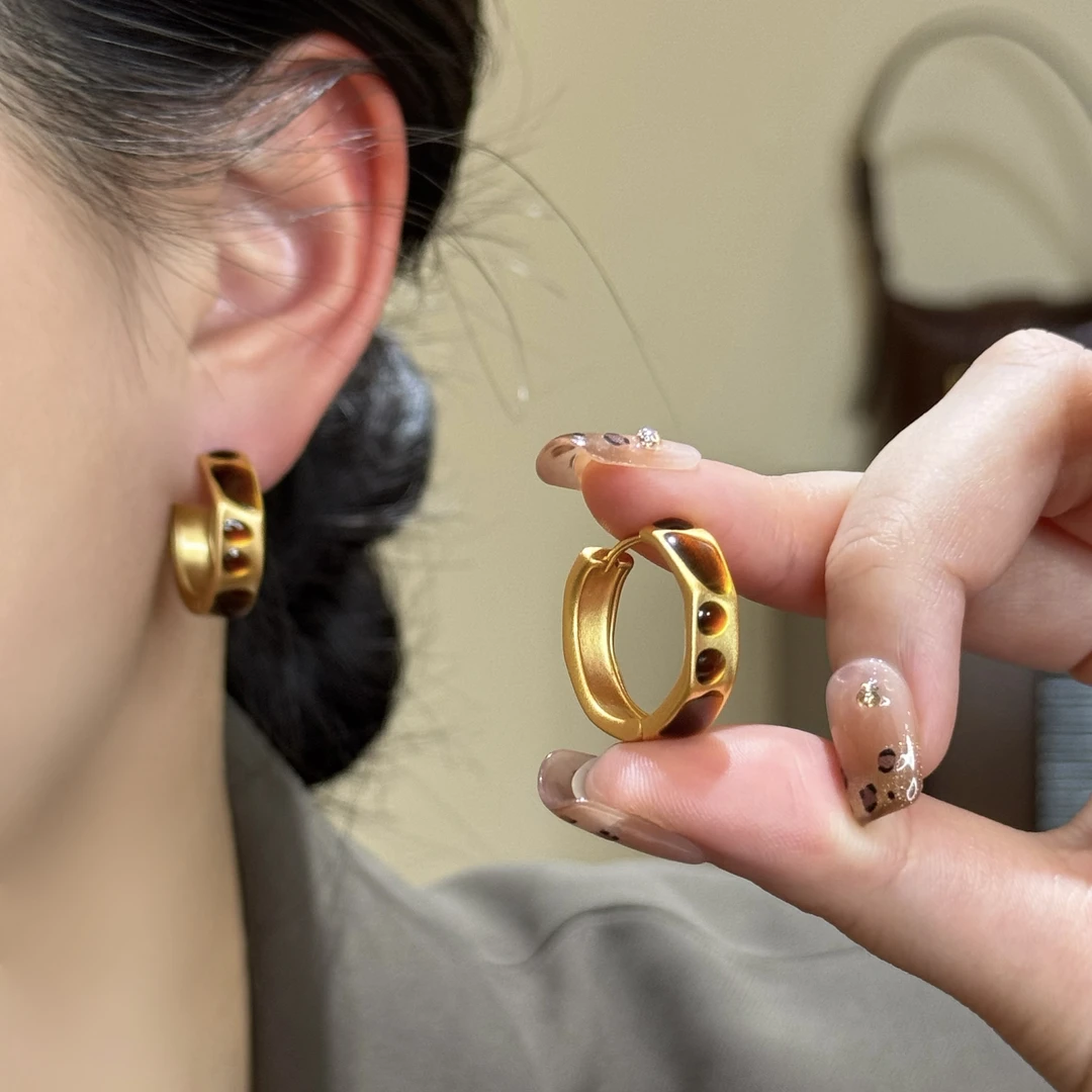 韩芸汐耳饰 复古独特气质豹纹耳扣简约小众设计高级感耳饰A-402