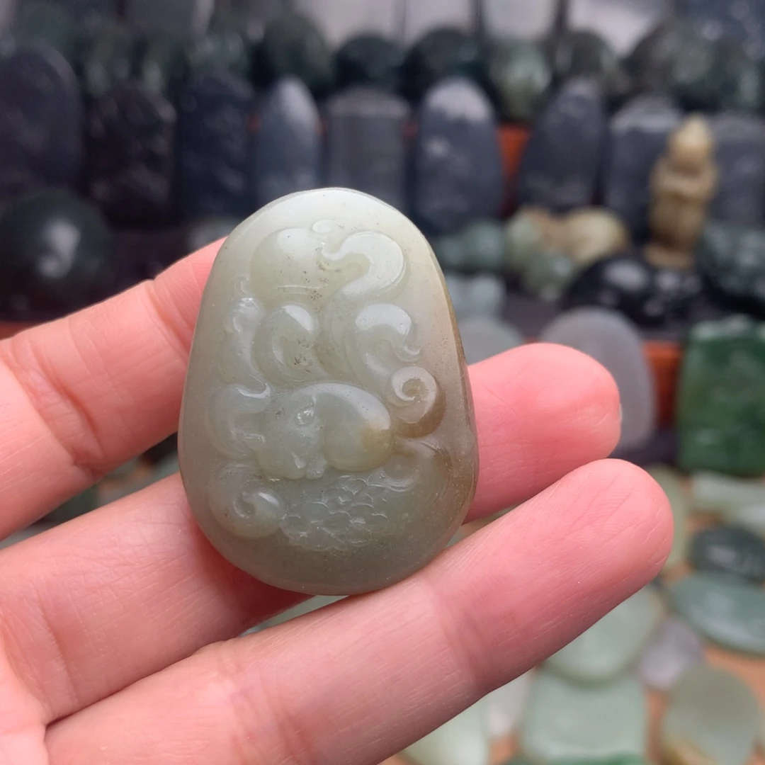 和田玉未镶嵌颈饰