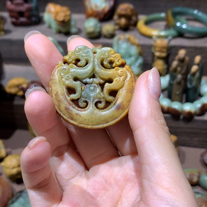 岫岩河磨玉（透闪石质玉）未镶嵌挂件自***的