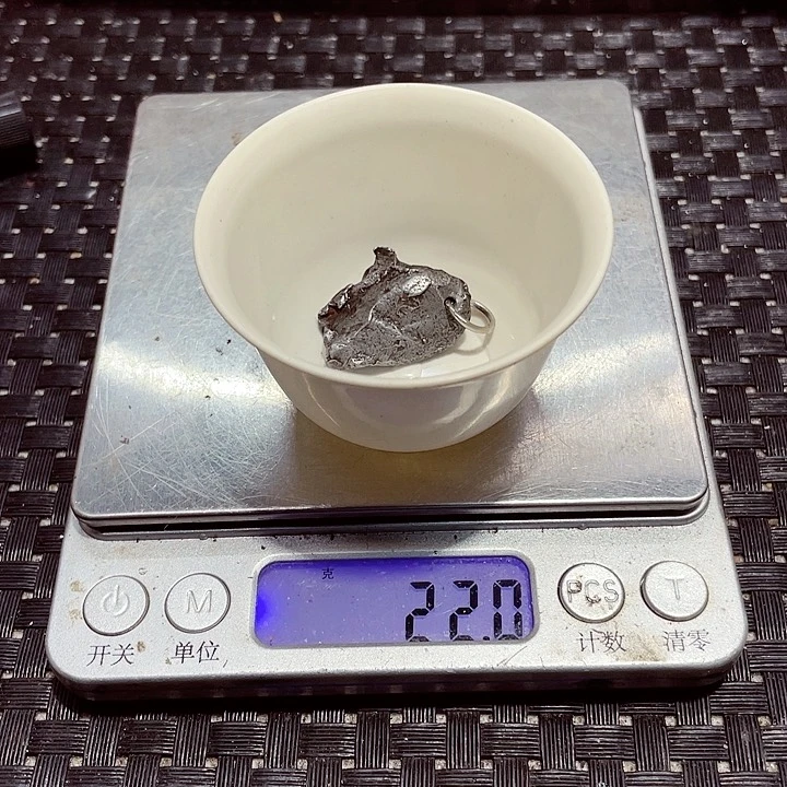 H*来自埃及的卡密儿，重量14课。