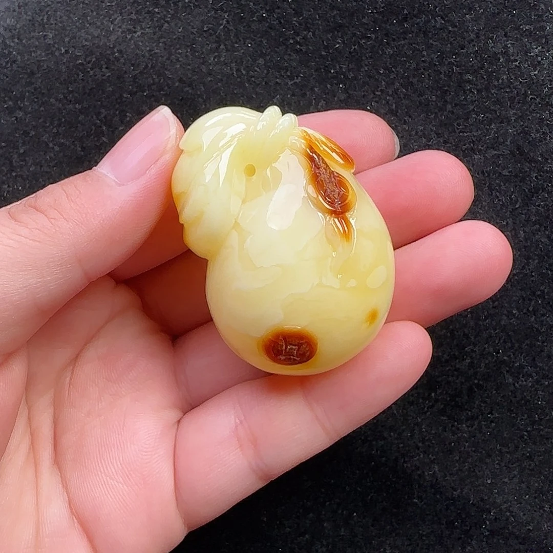 蜜蜡未镶嵌珠宝奇石