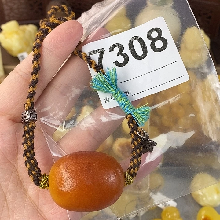 蜜蜡未镶嵌珠宝奇石