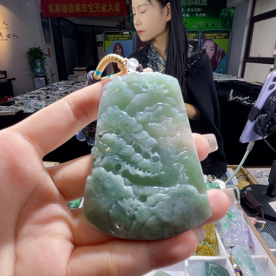 颈饰未镶嵌翡翠一个