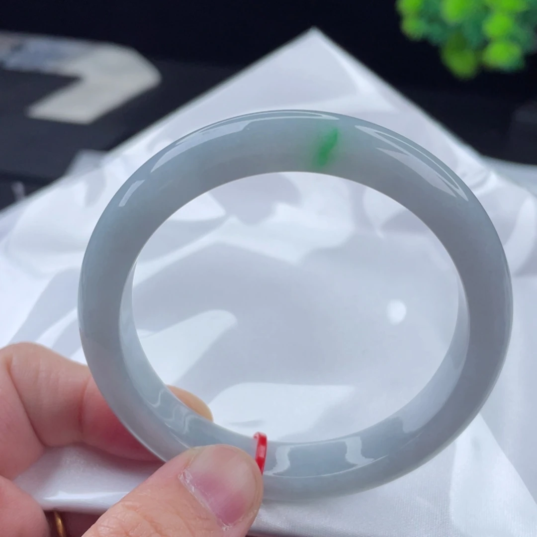 翡翠手镯未镶嵌57圈口