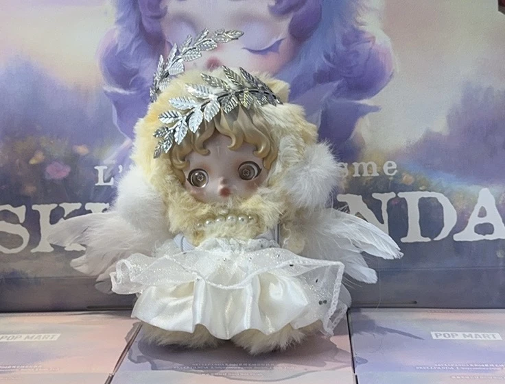 搪胶黑白天使翅膀华丽娃衣